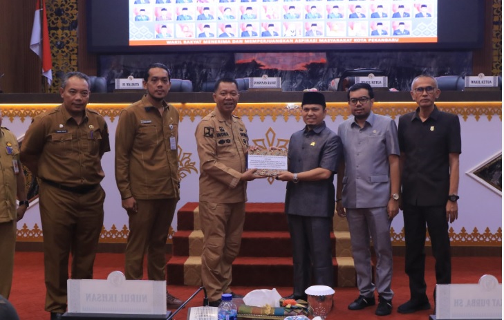 DPRD Pekanbaru Sampaikan Pandangan Umum Fraksi Terhadap 2 Ranperda Usulan Pemerintah