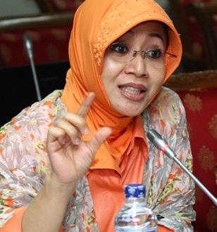 Marah dengan Cak Imin, Intsiawati Ayus: Anda Bubarkan DPD, Saya Gelorakan Riau Merdeka