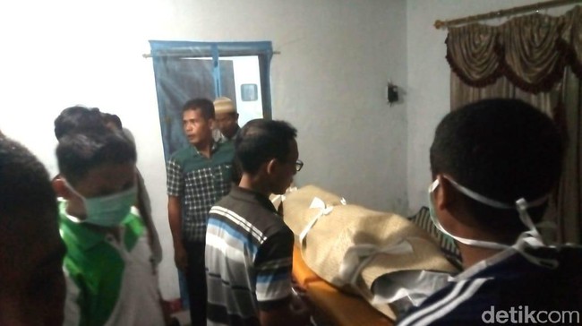 NGERI...Nekat Hadang Kawanan Begal, Ilyas Tewas Disabet Parang, Leher dan Dada Terluka