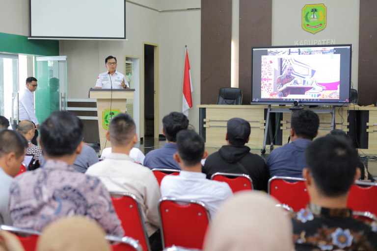 Plt Bupati Asmar Ikuti BIK Bersama Gubri dan Kepala OJK