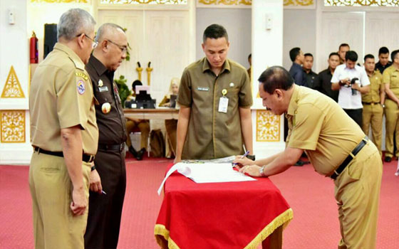 Sekda Inhil Hadiri Serah Terima 12 Alumni IPDN Angkatan XXIII 2017