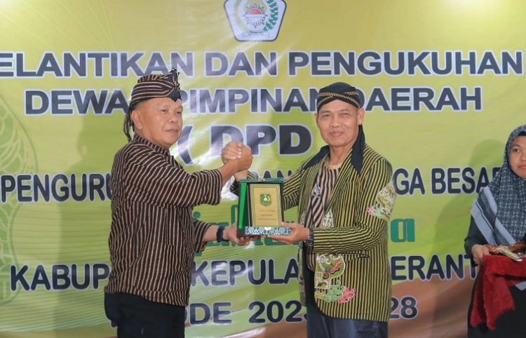 Pelantikan Pujakesuma Meranti, Asmar Ajak Bersama Jaga Negeri