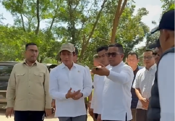 Menteri Lingkungan Hidup Tinjau Lokasi Tempat Buangan Akhir Sampah Pelalawan
