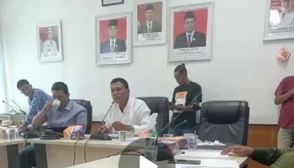 Diduga Lakukan Pungutan, Muslim Pertanyakan Kewenangan SP. Takunsi ke Diskopdagrin Kuansing