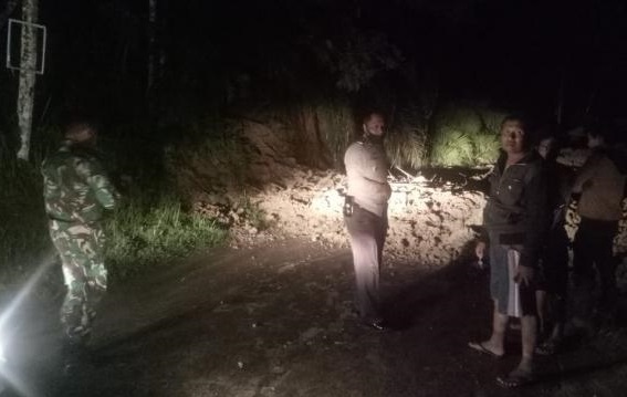 Longsor, Jalan Provinsi Sungai Limau-Agam Putus Total