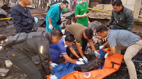 Dua Korban meninggal Dalam kebakaran di Bagansiapiapi Karena Kehabisan Oksigen