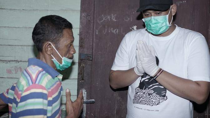 Menyayat Hati! Tak Punya Uang Beli Lauk Tukang Becak dan Keluarga Cuma Makan Nasi Pakai Bumbu Penyedap