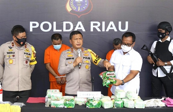 Tabrak Mobil Polisi, Kurir 20 Kilogram  Sabu Tewas Ditembak, Dua Rekannya Diamankan...