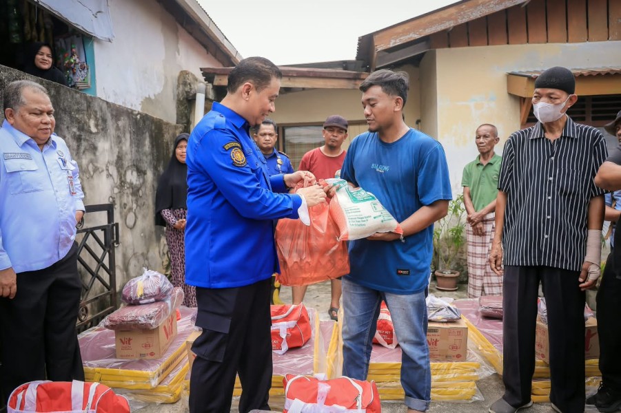 Tujuh KK Korban Kebakaran di Lembah Damai Dapat Bantuan Pemko Pekanbaru