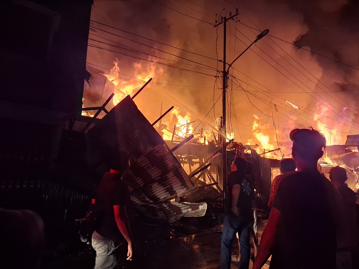 Musibah di Kawasan Pasar Peranap, 13 Ruko dan Kios Hangus Terbakar