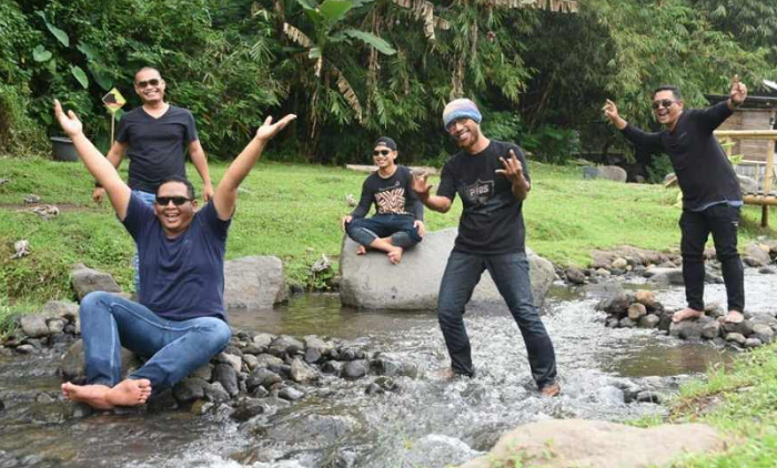 Heniikun Bay Siap Rilis EP Album Hexalogy Yakin Wae