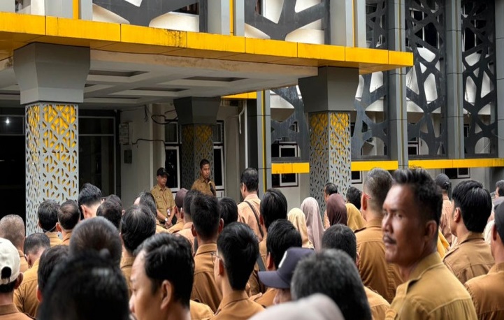 Tiba-tiba Bupati Kampar Pimpin Apel Pagi di Dinas PUPR, Minta Pegawai Jaga Integritas dan Jujur...