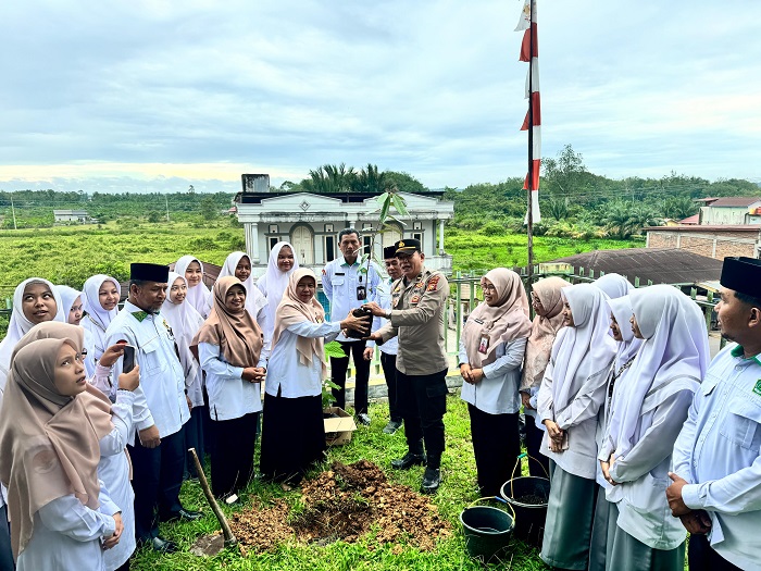 Polres Kuansing Sosialisasi Green Policing di MAN 1