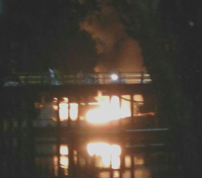 Akibat Pembakaran Kapal, Warga Khawatirkan Kodisi Jembatan Kembung Luar