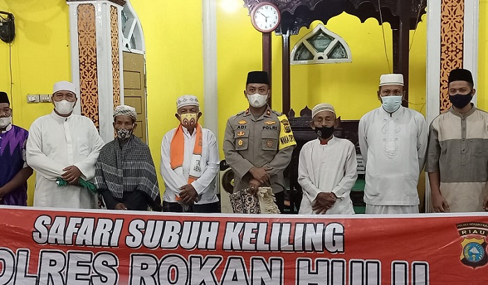 Safari Subuh, Wakapolres Rohul Imbau Warga Bersama Putus Mata Rantai Covid-19
