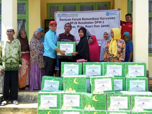 Forum Karyawan BPJS Kesehatan DPW 2 dan PKPU HI Riau Santuni Warga Desa Buluh Cina