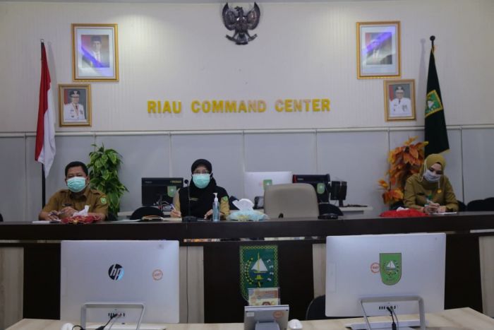 Kadiskes Riau Hadiri Rapat Rutin Monev Pelaksanaan Vaksin Covid-19 secara Virtual
