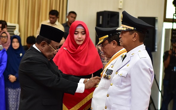 HM Wardan dan Syamsuddin Uti Dilantik Menjadi Bupati dan Wakil Bupati Inhil Periode 2018-2023