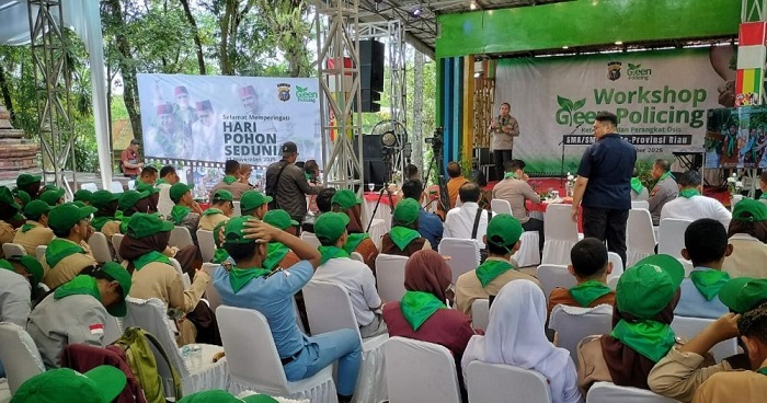 Rocky Gerung: Masa Depan Indonesia Hijau Lahir dari Inisiatif Anak Muda