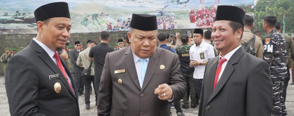 HUT TNI ke-81, PLT Bupati H. Muklisin Hadiri Upacara di Kantor Gubernur Riau