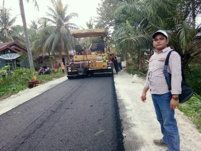 Pengaspalan Ruas Jalan di Desa Mahato Selesai Dikerjakan