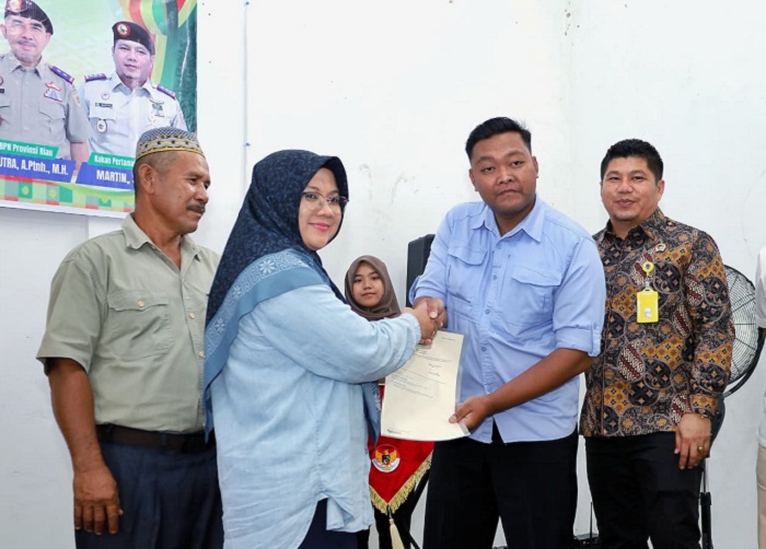 KEREN...Perdana di Riau, Lahan dan Kebun Sawit Rakyat Dilepaskan Dari Kawasan