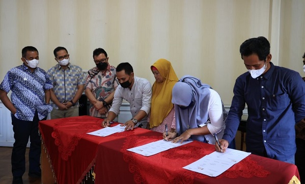PTPN V Salurkan Bantuan untuk Kelompok UMKM  di Rohul