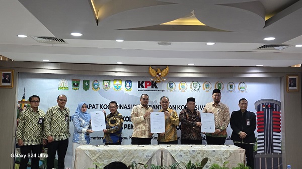 Bupati Rokan Hilir Ikuti Rapat kolaborasi antara KPK dengan Pemerintah Daerah dalam pemberantasan korupsi