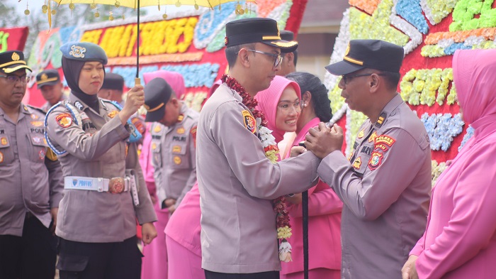 AKBP Raden Ricky Pratidiningrat  Gantikan AKBP Angga  F. Herlambang