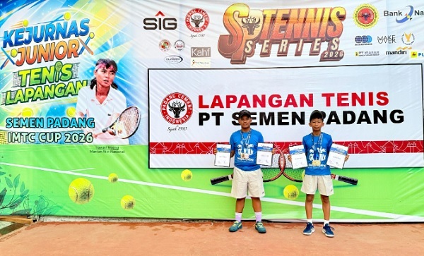 Kakak Beradik Asal Siak Borong Emas di Kejurnas Tenis Junior IMTC Semen Padang