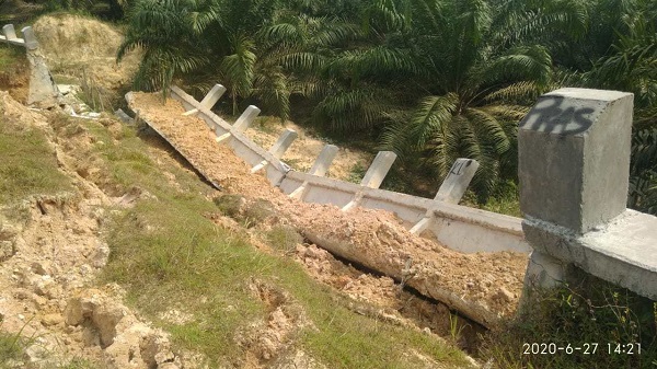 Baru 6 bulan Selesai Dibangun, Turap Jalan Lingkar Barat Duri Ambruk