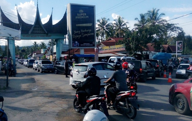 Libur Lebaran, Jalan Lintas Sumbar-Riau Padat Merayap
