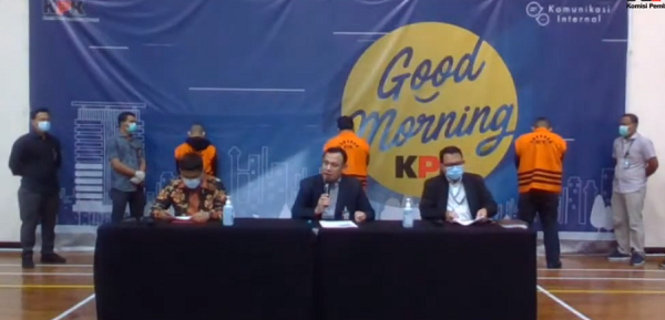 Setelah Juliari Batubara, Adi Wahyono  Menyerahkan Diri ke KPK