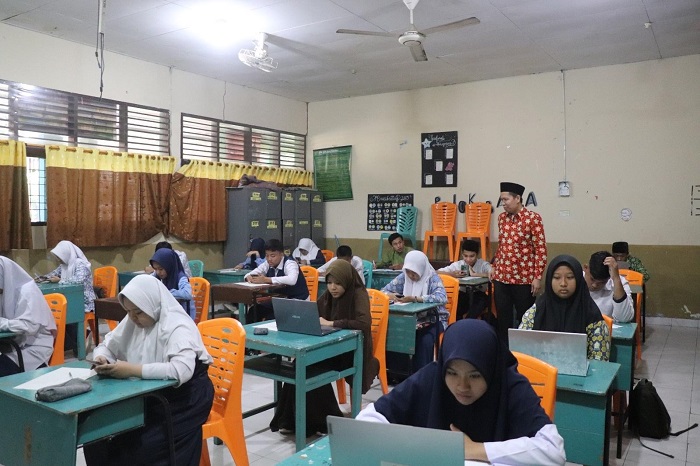 1.232 Calon Siswa Ikut Tes CBT PPDB MAN 1 Pekanbaru