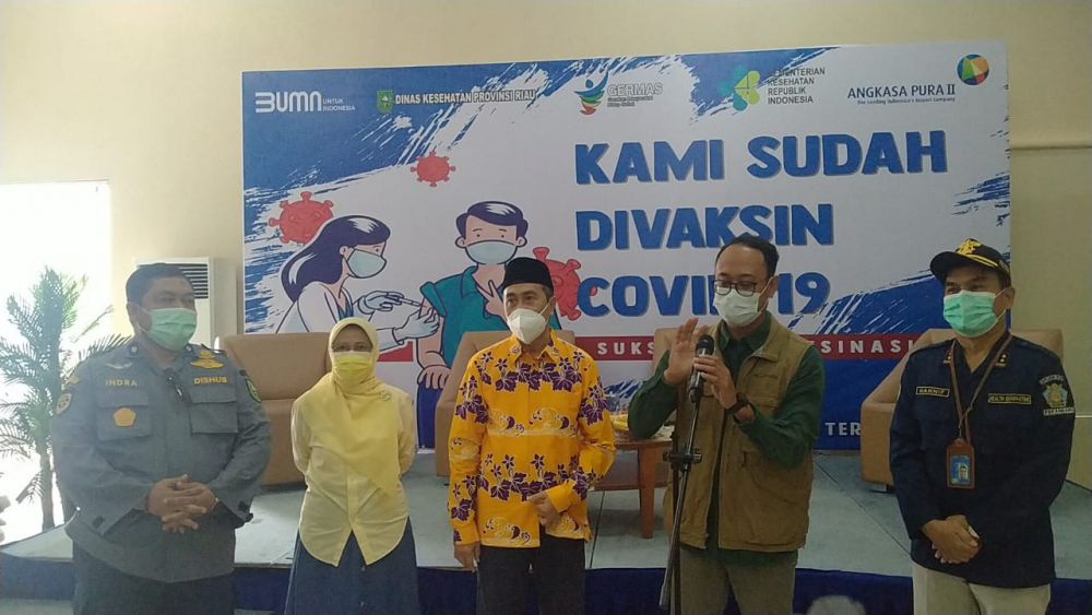 900 Petugas Bandara Pekanbaru Divaksin