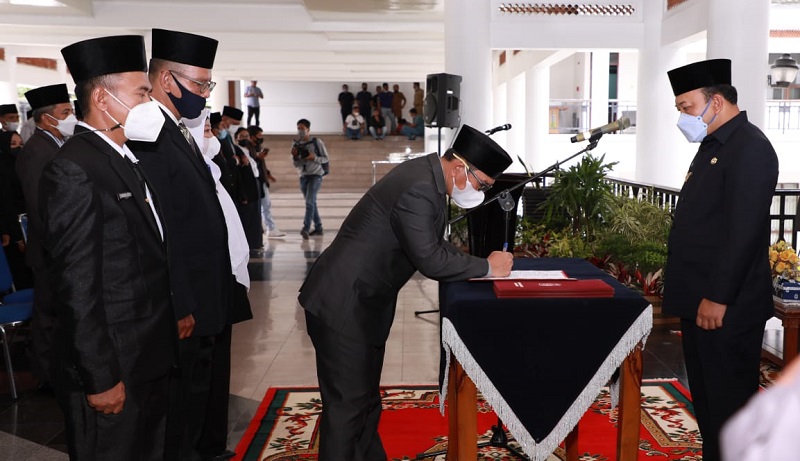 Wakil Bupati Siak Lantik 200 Pejabat, Belasan Posisi Pejabat Dinas dan Staf Ahli Dirombak