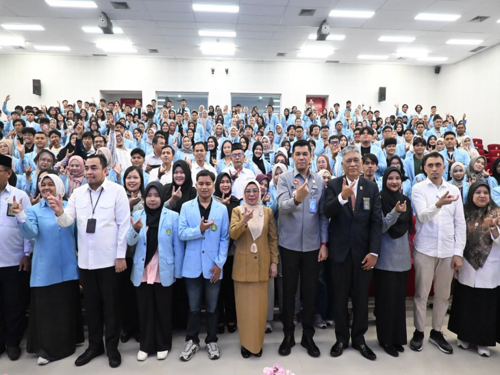 Wabup Kampar Hadiri Pelepasan Mahasiswa Fakultas Hukum Universitas Riau Berdampak Tahun 2026