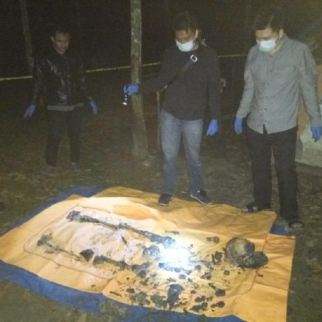 MENGERIKAN...Pembunuhan di Kuansing, Iwan Ditemukan Tewas Dibakar dan hanya Tinggal Tulang-belulang