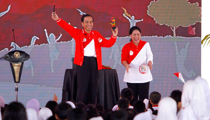 Peringati HAN 2017, Presiden Jokowi dan Menteri PPPA Bermain Bersama Anak-anak Riau