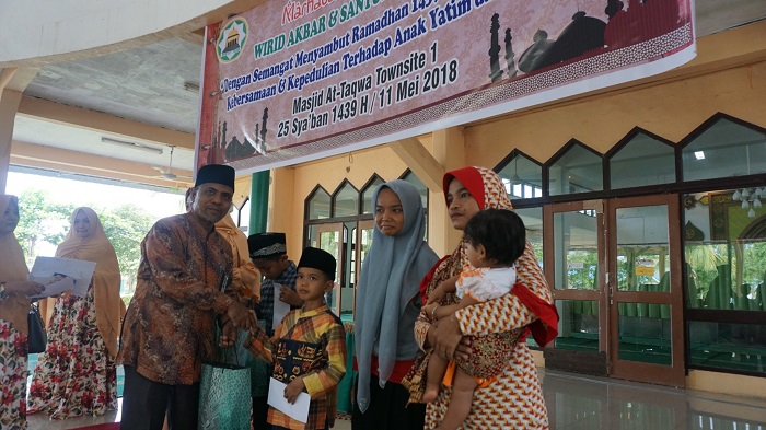 Jelang Ramadan, Jamaah Perwiridan Riau Komplek Santuni 150 Anak Yatim