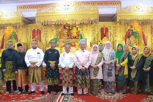 Wawako Hadiri Tradisi Tepuk Tepung Tawar untuk DPRD 2024-2029