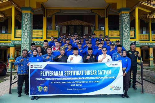 Wakil Wali Kota Dumai Serahkan Sertifikat Diksar Satpam