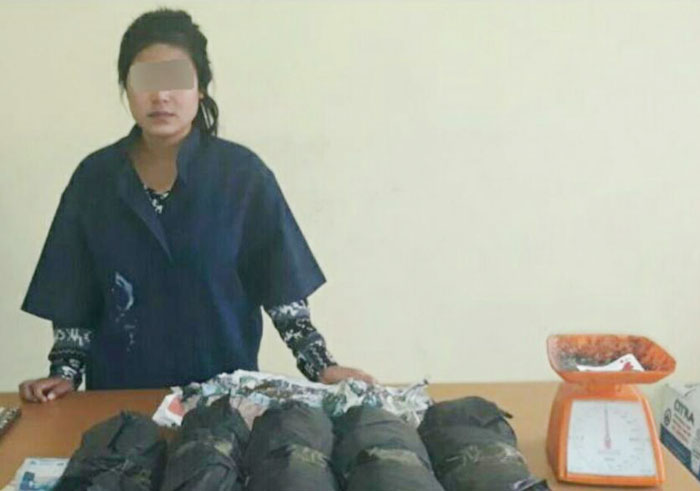ALAHMAKKK... Simpan 2,5 Kg Ganja, Janda Muda Cantik di Inhil Diciduk Polisi