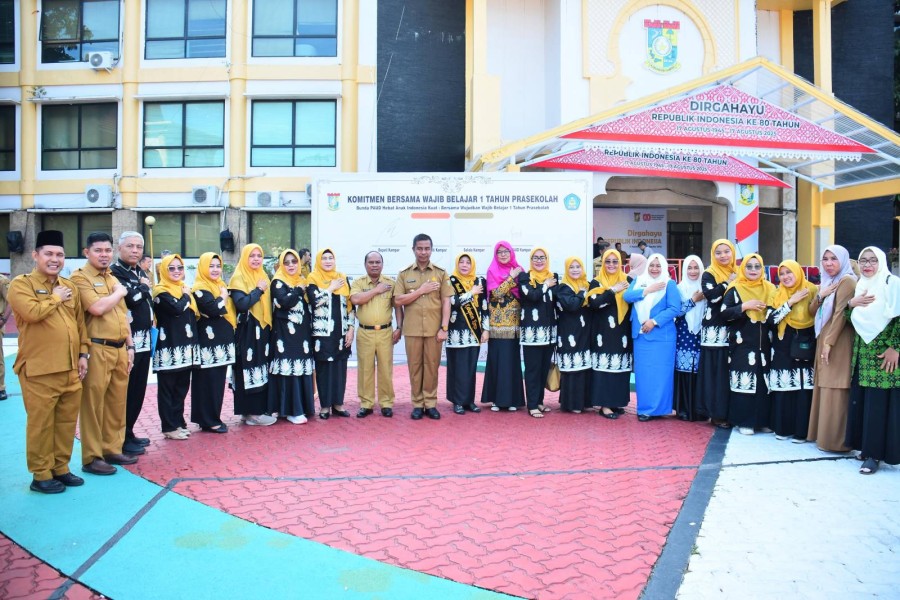 Wujudkan SDM Yang Unggul dan Berkualitas, Bupati Kampar Tandatangan MoU Komitmen 1 Tahun Pra Sekolah dan Wajib Belajar 13 Tahun