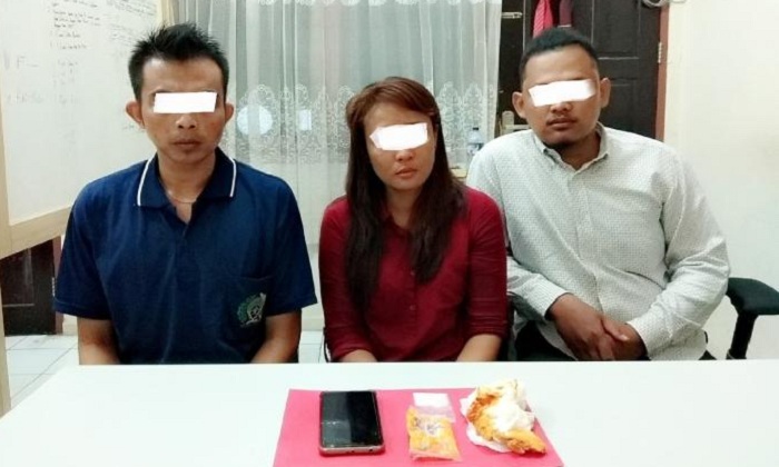 ADA-ADA AJA...Simpan Sabu dalam Pembalut, Wanita Cantik Ini Diamakan Petugas Lapas