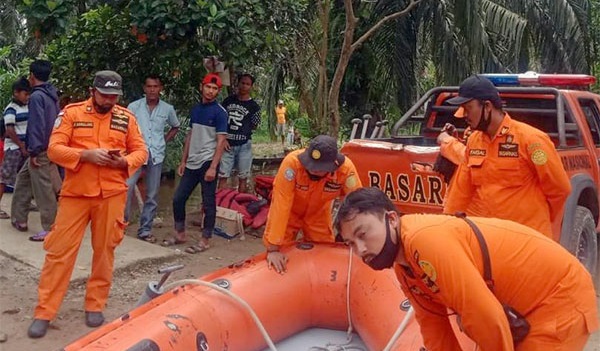 Turun dari Perahu, Masih di Depan Anak Istri, Ponidi Diseret Buaya, Istrinya Sampai Histeris Kaget...