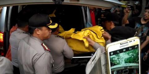 SADIS...Satu Keluarga Dibantai, Suami Kritis dan Istri serta 2 Putrinya Tewas Mengenaskan