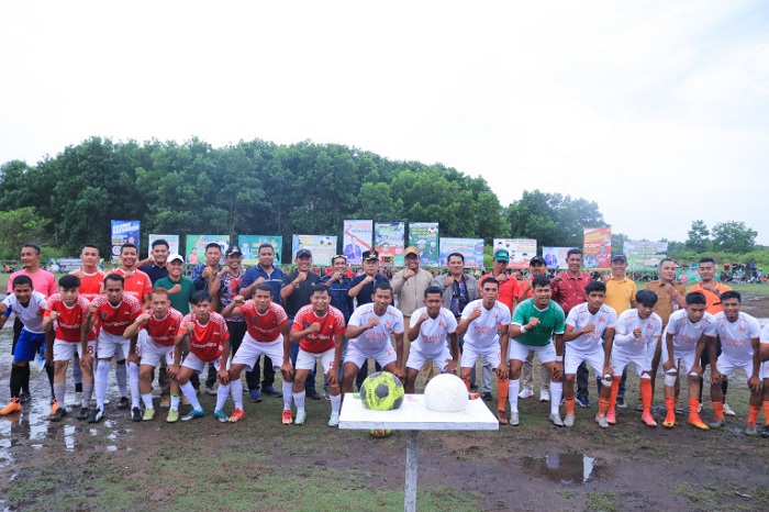 Tutup Mini Soccer IPSTB, Plt Bupati Asmar Beri Bonus