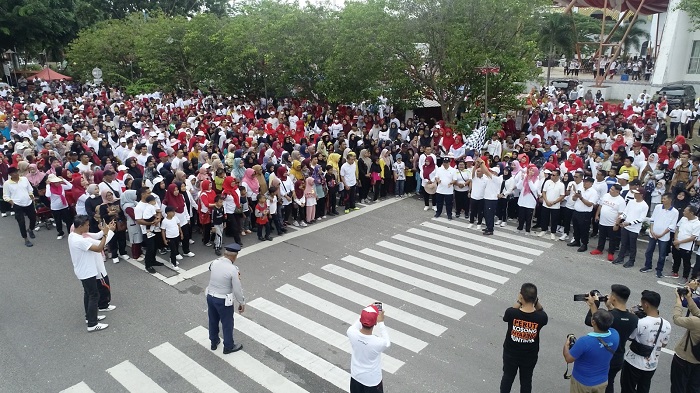 Ribuan Masyarakat Tumpah Ruah Ikuti Jalan Sehat HUT Korpri