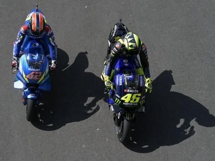 Kejutan! Marquez Jatuh, Alex Rins Juara MotoGP Amerika Serikat Usai Kalahkan Rossi